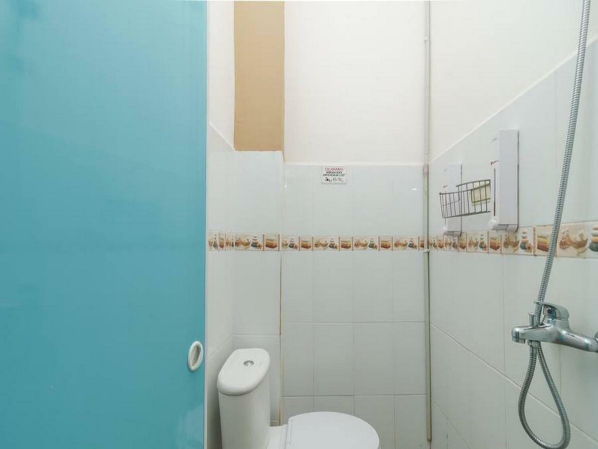 Reddoorz At Tara Homestay Palembang Exterior photo